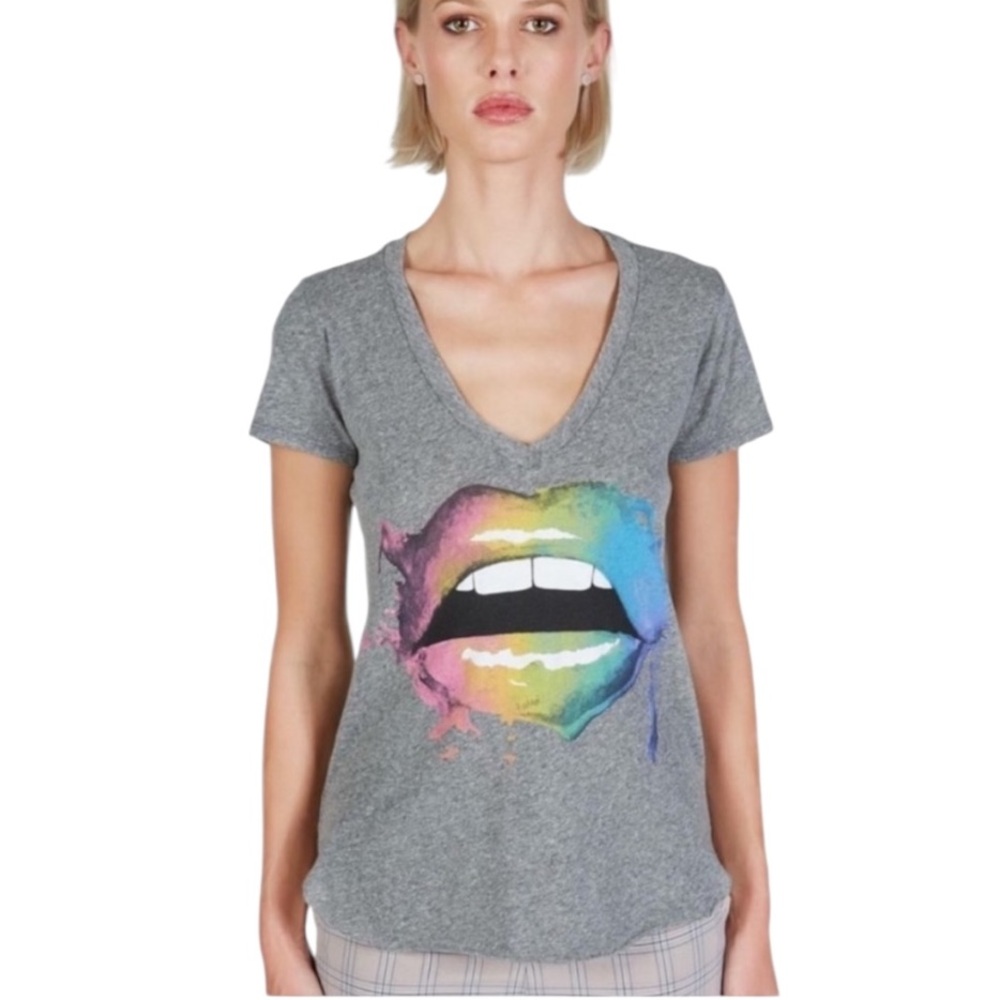 Lauren Moshi Gray Rainbow Lips Mouth Printed V-Neck Graphic Tee - XS